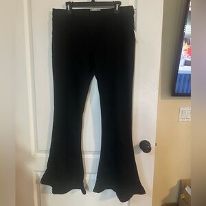 NWT We The Free Black Low Rise Scalloped Flare Pants    Size 32